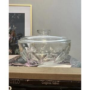 Vintage Pyrex Ovenware Vintage Round Casserole Dish Teardrop with Lid 7.75 in